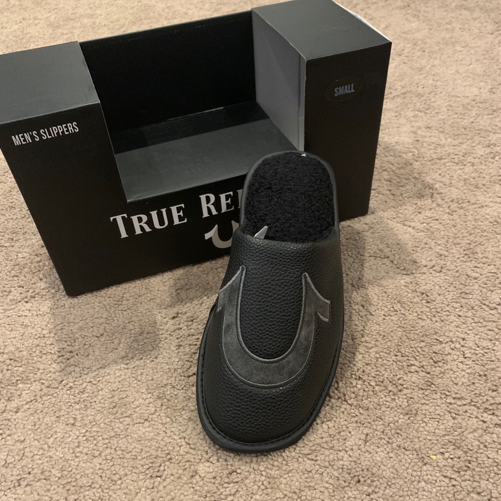 True religion slippers